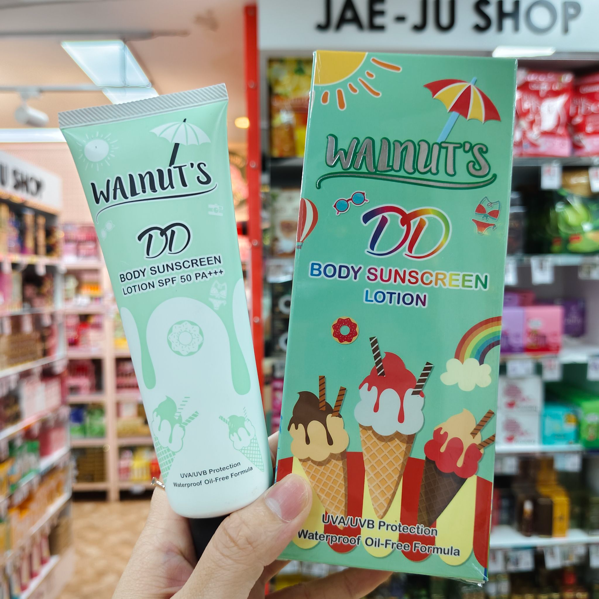 ครีมกันแดด WALNUT'S DD BODY SUNSCREEN SPF50 PA+++ กันแดดวอลนัท ดีดี บอดี้ ซันสกรีน 135 g